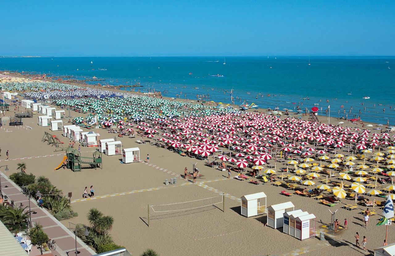 Maestrale Canova Apartments Caorle Exterior foto