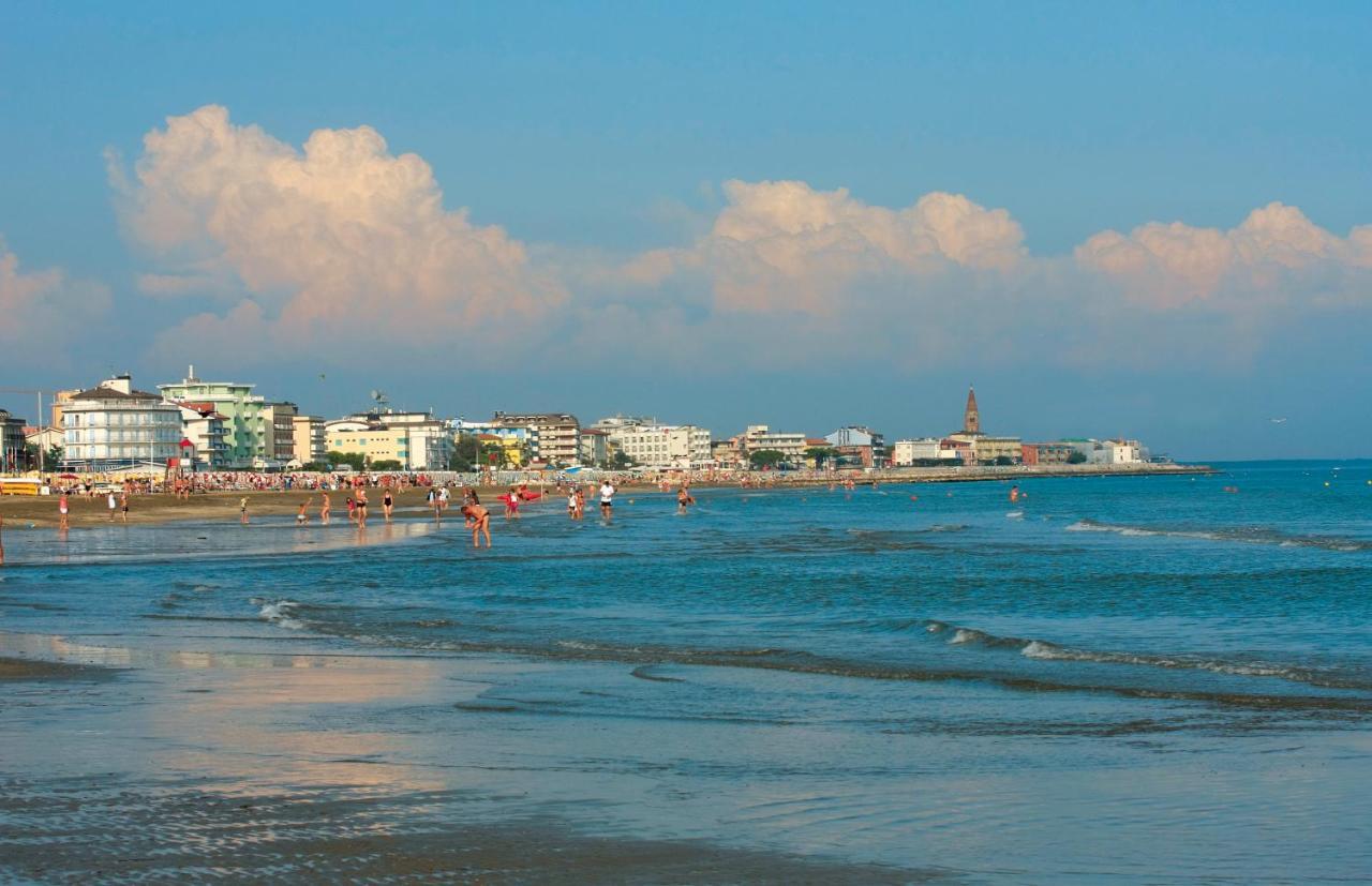 Maestrale Canova Apartments Caorle Exterior foto